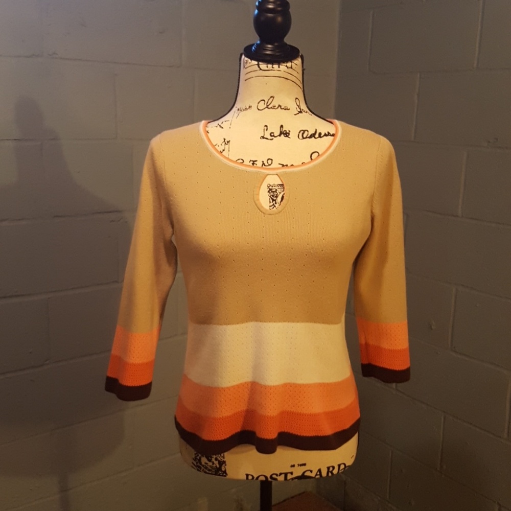 Classic summer sweater. Great colors